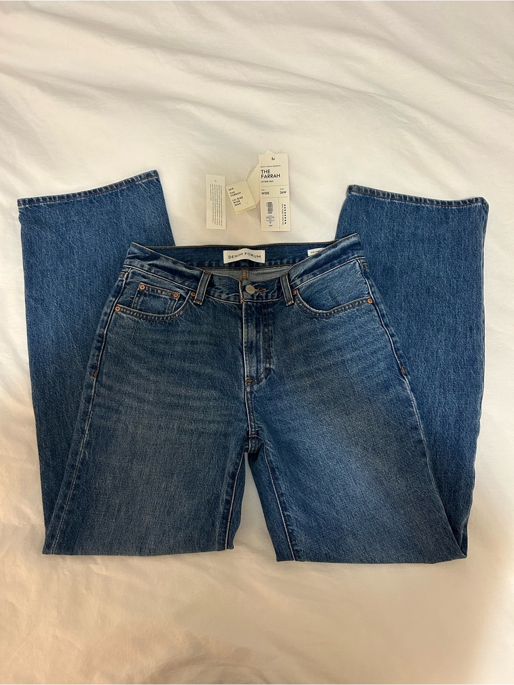 Aritzia Denim Forum The Farrah Women’s Wid-Leg Low Rise Jeans in Medium Blue